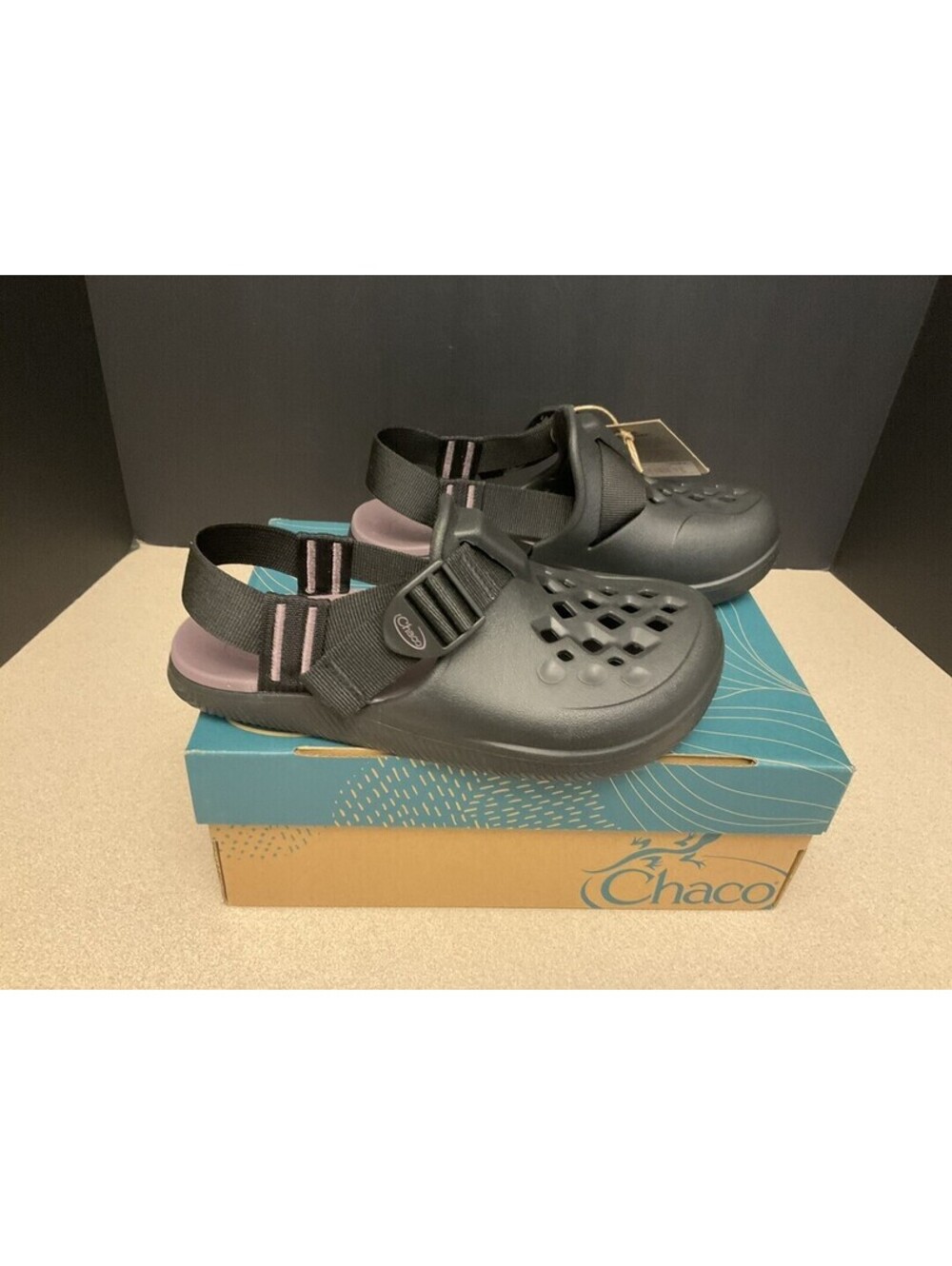 New! Womens Chaco Chillos Black/Purple Clog Shoes. Size 6. Nice Shoes!